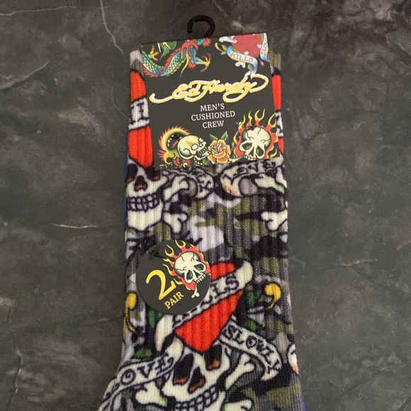 2 Pair Ed Hardy Cushioned Crew Socks
Men’s Shoe Size: 6-12 - Picture 3 of 5